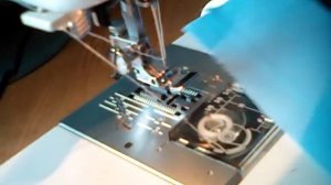 Как пользоваться лапкой для пришивания молнии