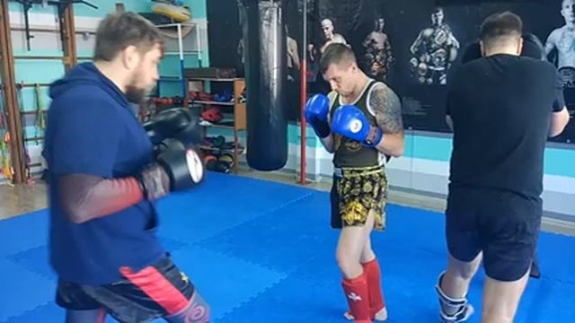 Тренировка взрослой группы с Uralcoach, тайский бокс, город Первоуральск. смотреть онлайн