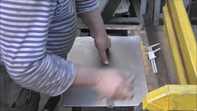 ГАЗ 24-10. 11 часть. Самодельные вставки пола, лонжерона и короба порожка.