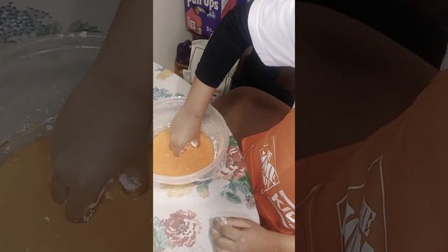 how to make NON-NEWTONIAN FLUID from Emily's wonder lab !! смотреть онлайн