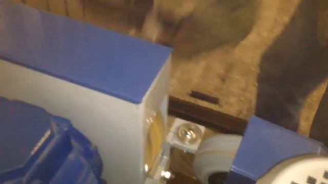 Станок КТ 50. Обработка заусенцев на трубе смотреть онлайн