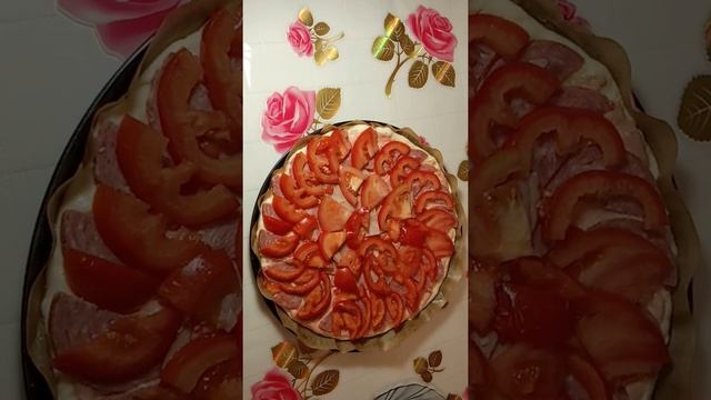 Пицца с ветчиной и грибами. Чесночный хлеб. смотреть онлайн