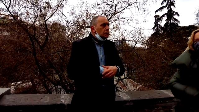 Тбилиси, Александровский Сквер с Джорджем Гвишиани. смотреть онлайн