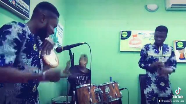 How to play a Talking drum to a maccossa beat смотреть онлайн