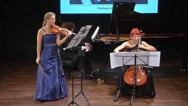 Мieczysław Weinberg Trio op. 24 III. Poeme: Moderato смотреть онлайн