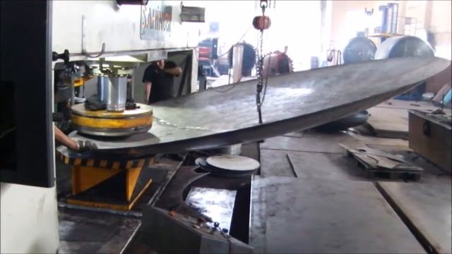 Технология изготовления эллиптических и торосферических днищ за 15 секунд !!! смотреть онлайн