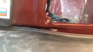 Удаляем старый герметик с кузова авто