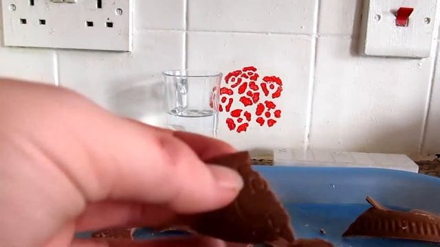 Putting a Broken Easter Egg Back Together! Fixing a Chocolate Egg смотреть онлайн