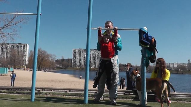 Юный чемпион Дима 5 лет ( Подтягивание 60 раз) смотреть онлайн