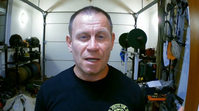 КРОССФИТ для начинающих. Что тренирует кроссфит. Первые три тренировки.