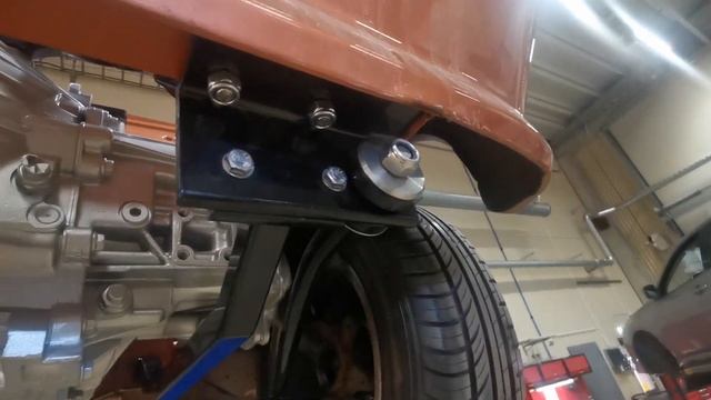 UPDATE. Fiesta mk1 zetec engine conversion. The engine is in and more parts have arrived. смотреть онлайн