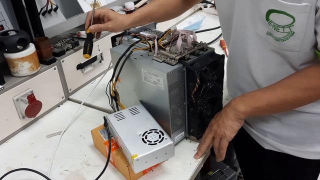 แก้ไขเบื้องต้นให้เครื่องขุดทำงาน S19J Pro ไฟไม่เข้า смотреть онлайн