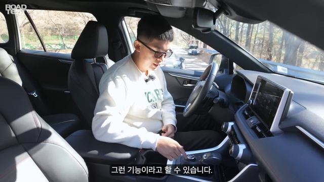 2,500만 원의 차이, 가치가 있을까? RAV4 PHEV vs NX 450h+ F SPORT 실내외 비교 리뷰 - 1부 смотреть онлайн