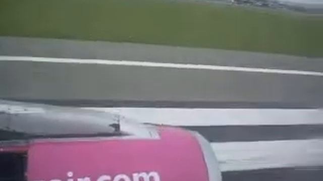 Landing at Prague Ruzyne Airport смотреть онлайн