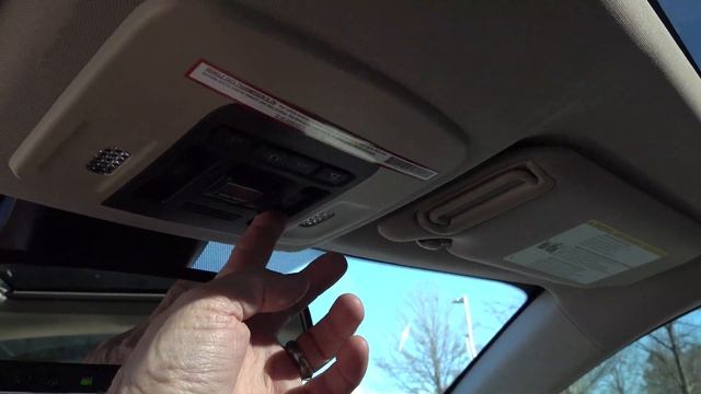 Toyota Camry Panoramic Glass Roof - How Far Does it Open & How Does it Work? смотреть онлайн