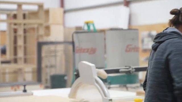 CUTTING WOOD FOR MY STAIRCASE AT YAMASHITA CABINETRY смотреть онлайн