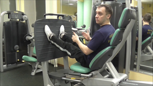 Гакк приседания, приседания в гак-машине, тренировка ног, упражнения для ног, быстро накачать ноги,
