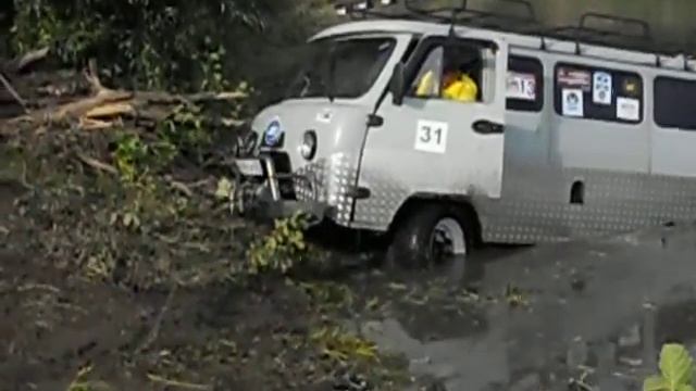УАЗ "перелебедился" смотреть онлайн