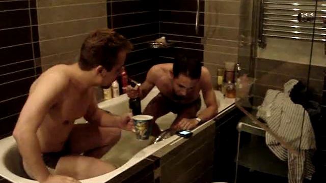 "Пятнадцать человек на сундук мертвеца".Песня в ванной смотреть онлайн