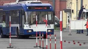 В Санкт-Петербург для участия в профессиональном к... съехались водители троллейбусов со всей России