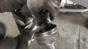 Как снять шрус , заклинило стопорное кольцо