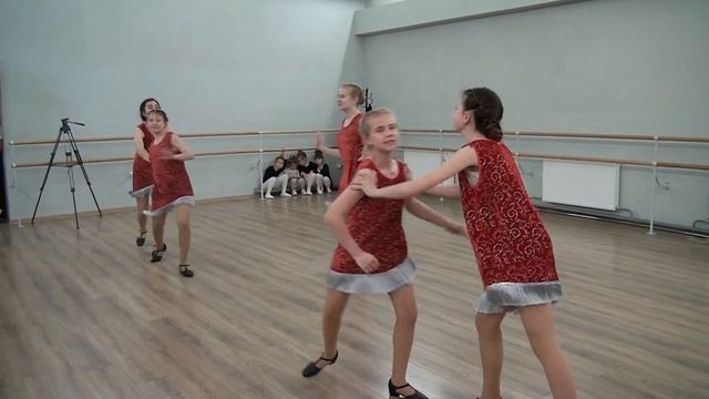 Открытый урок в Образцовом танцевальном ансамбле "Каблучок" смотреть онлайн