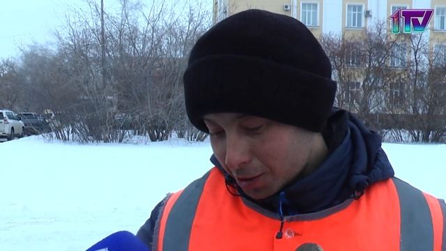 01.03.23. Бауырсаки и горячий чай раздавали волонтёры в честь дня благодарности смотреть онлайн