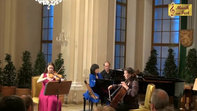 Clara Schumann - Trio Für Violine, Cello Und Klavier Op. 17 / Trio g-moll Op.17 Клара Шуман смотреть онлайн