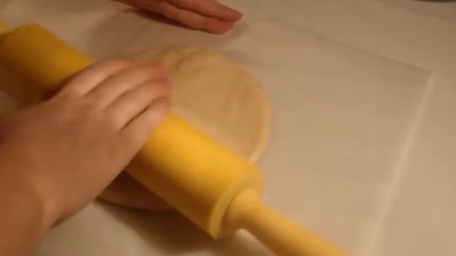 Как приготовить Вкусную ПИЦЦУ. Тонкая Пицца с курицей и грибами смотреть онлайн