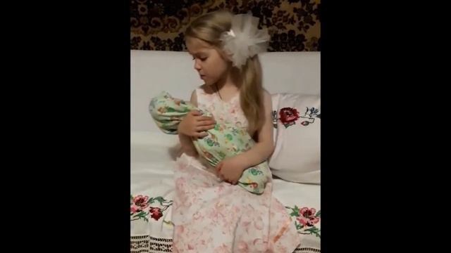 Сабанина София 5л. Русская народная колыбельная «Уж как сон ходил по лавке». смотреть онлайн