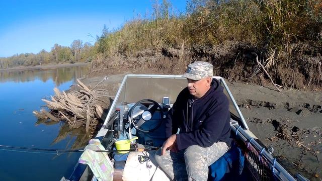 ОСЕННЯЯ РЫБАЛКА на Оби , ШТОРМ , Ловим живца