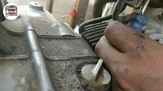 एक्सीलेटर लेते ही बाइक बंद।bike totel Lene per band Ho jaati hai।HF DELUXE@Rakeshbikerepairing смотреть онлайн