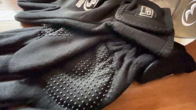 Велоформа и велоодежда из Италии. Велоперчатки тёплые Biemme Grant смотреть онлайн