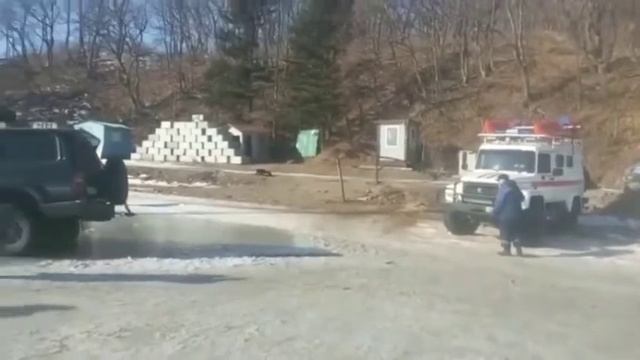 Провалился лед- потануло 30 машин смотреть онлайн