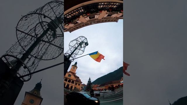 Брашов ?? Румыния город окруженный Карпатскими ? горами. смотреть онлайн