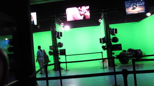 Warner Brothers Studio Tour Part 3 - Friends Set, STAGE 48: Script to Screen, Central perk смотреть онлайн