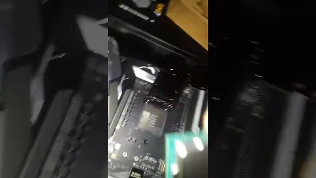 How do you install an Intel I7 8700K 8th Gen cpu LGA1151 in a motherboard? How careful can you be? смотреть онлайн