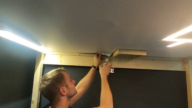 Как установить светильник BH53 в натяжной потолок и возможно ли его заменить на GX53 смотреть онлайн