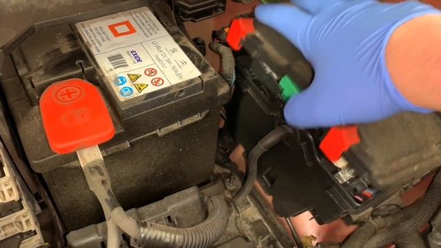 Citroen C4 Grand Picasso Diesel RHD Fuse Box And Relay Location смотреть онлайн
