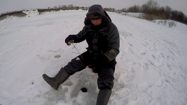 р.Мокша рыбалка в конце января(налим, голавль, язь, елец) смотреть онлайн