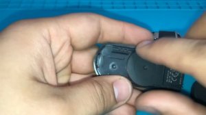 замена батарейки в смарт ключе мазда / replacing battery in the smart key Mazda
