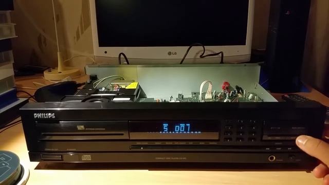 Philips CD 692 COMPACT DISC PLAYER смотреть онлайн