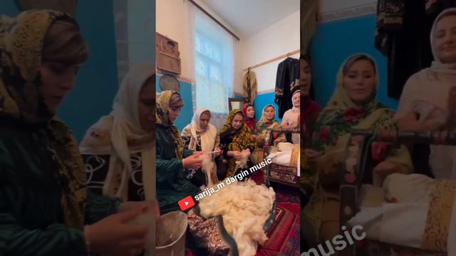 Красивый старинный обычай, укладывание новорождённого ребёнка. Красивая даргинская песня👍👏🔥🔥🔥 смотреть онлайн