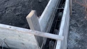 Сделали опалубку для ленточного фундамента
