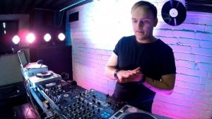 Как стать диджеем. С чего начать.