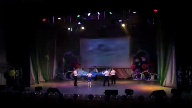 Танец с полотнами "Вальс голубой реки" смотреть онлайн