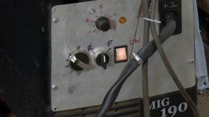 Реверс подачи проволоки в сварочном полуавтомате.