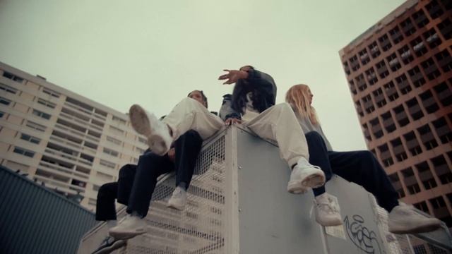 Laeti - Rider toute la night (Clip Officiel) смотреть онлайн