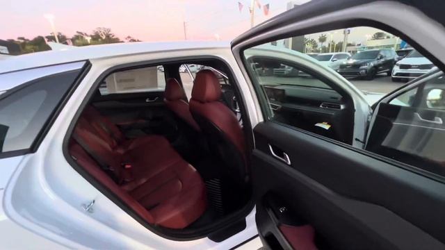 2024 Kia K5 GT LINE white with Red leather seats смотреть онлайн