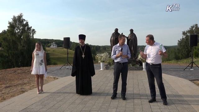 В День семьи, любви и верности поздравления принимали многодетные семьи Зарайска. смотреть онлайн